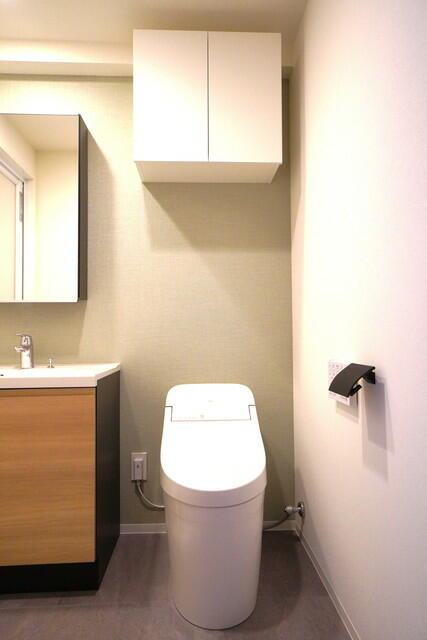 トイレ　※写真は同タイプ住戸です。