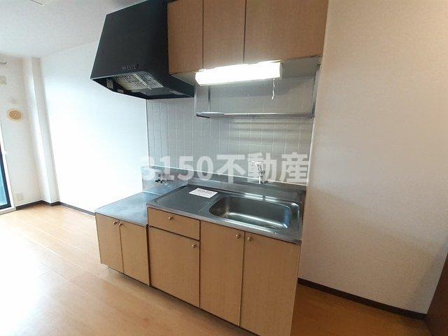 キッチン　コンパクトなキッチンで掃除もラクラク