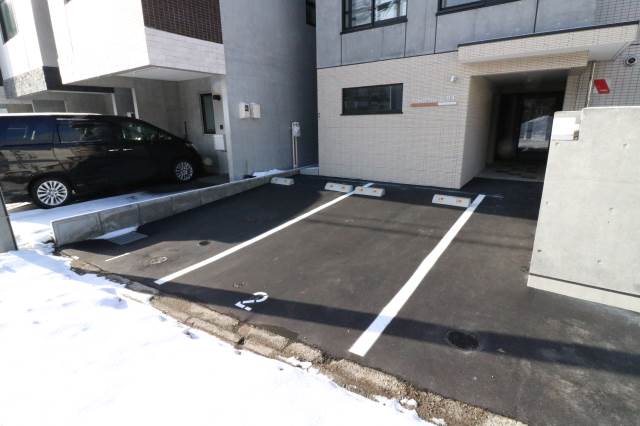 駐車場　専用駐車場スペース♪