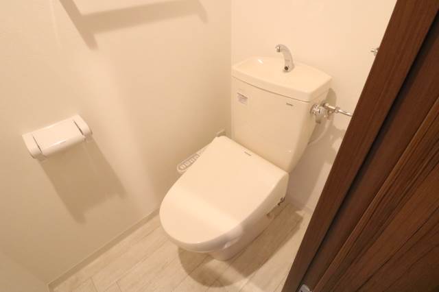 トイレ　シャワートイレ完備♪