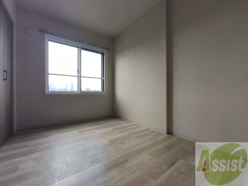 その他部屋・スペース　こちらのお部屋は光が差し込む、温かみのあるお部屋です。