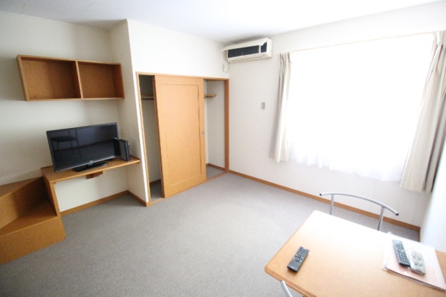 収納　写真は別号室のものです。