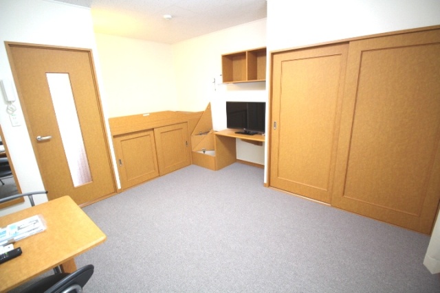 居室・リビング　写真は別号室のものです。