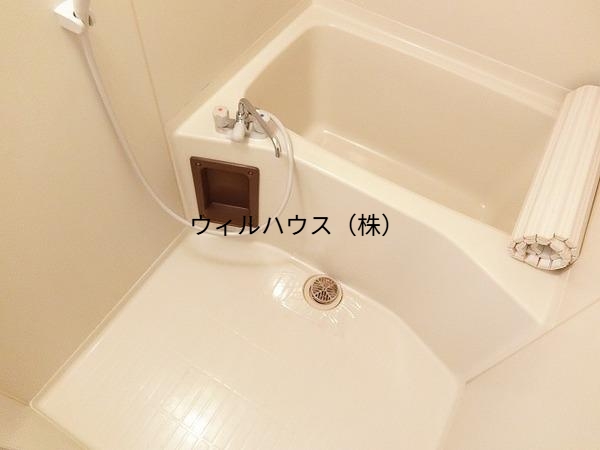 バス・シャワールーム　キレイにリフォームされています！