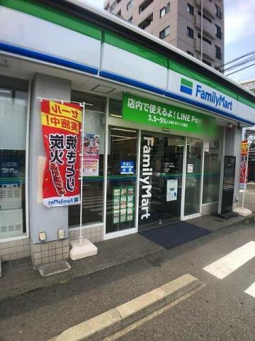 コンビニ　ファミリーマート（コンビニ）まで199m