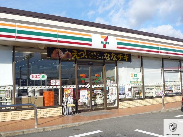 コンビニ　セブンイレブン（コンビニ）まで750m