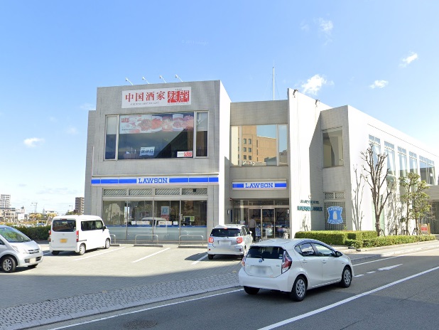 コンビニ　ローソン徳島万代町三丁目店（コンビニ）まで472m