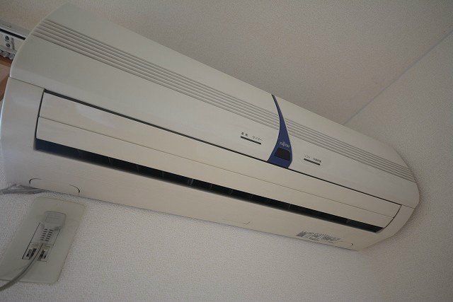 その他設備　※別号室の写真です。エアコン完備です。