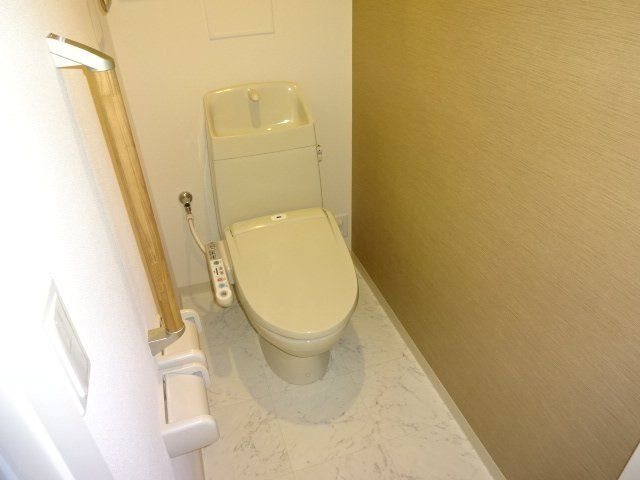 トイレ　※別のお部屋の写真です