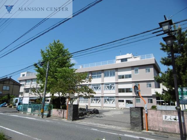 小学校　新潟市立木戸小学校（小学校）まで1050m