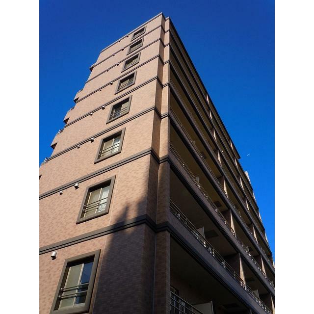 建物外観　シックなタイル貼りの外観☆