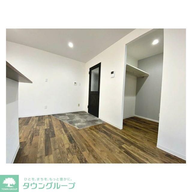 玄関　お部屋探しは株式会社　タウンハウジング　までお気軽にお問合…