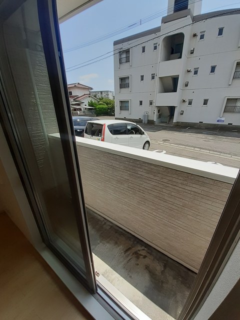 バルコニー　陽当たり良好なバルコニーです♪
