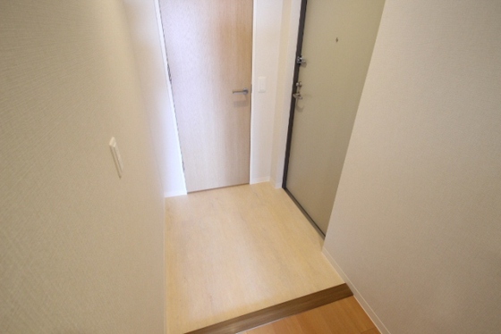 玄関　※別部屋の写真です