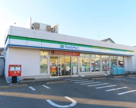 コンビニ　ファミリーマート（コンビニ）まで450m