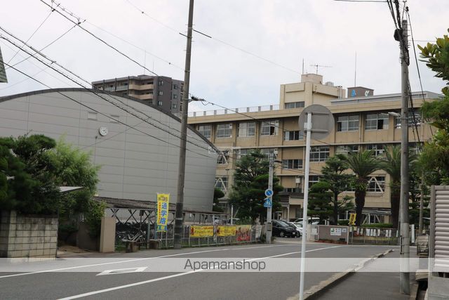 中学校　福山市立城南中学校（中学校）まで100m