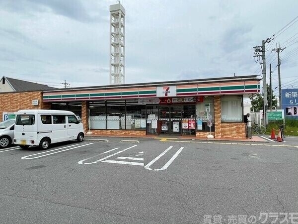 コンビニ　セブンイレブン向日市上植野店（コンビニ）まで1976m