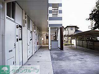 エントランス　設備・仕様は号室により異なる為、現況を優先致します。