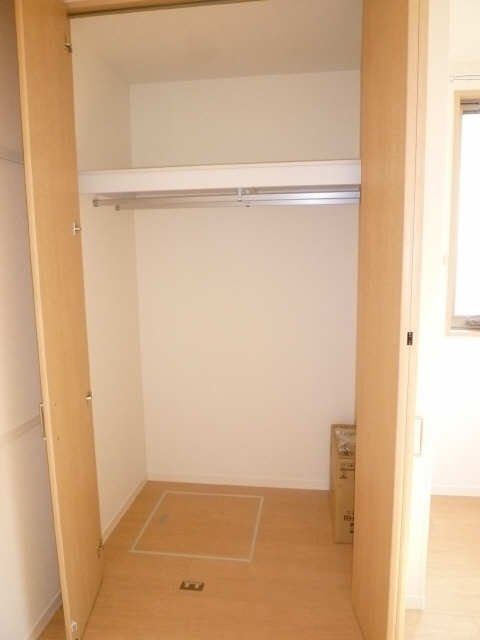 収納　＊同物件別号室写真です。