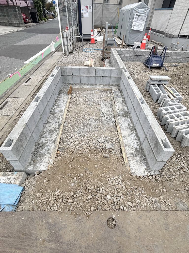駐車場　庭
