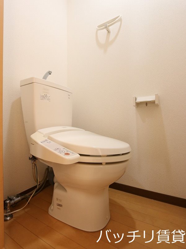 トイレ　別号室写真の為、現況を優先致します。