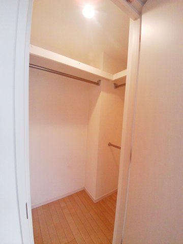 収納　【コンフォリア本駒込】