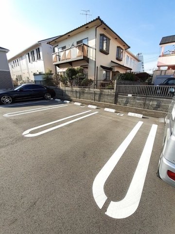 駐車場　車をお持ちの方に嬉しい駐車場付きの物件です