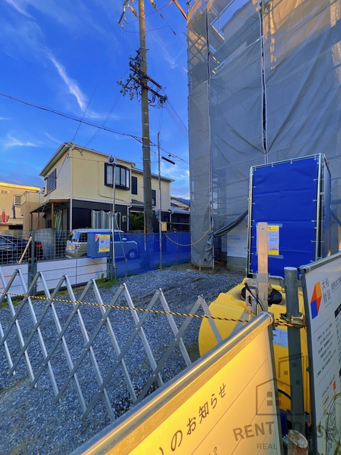 駐車場　外観（建設中）