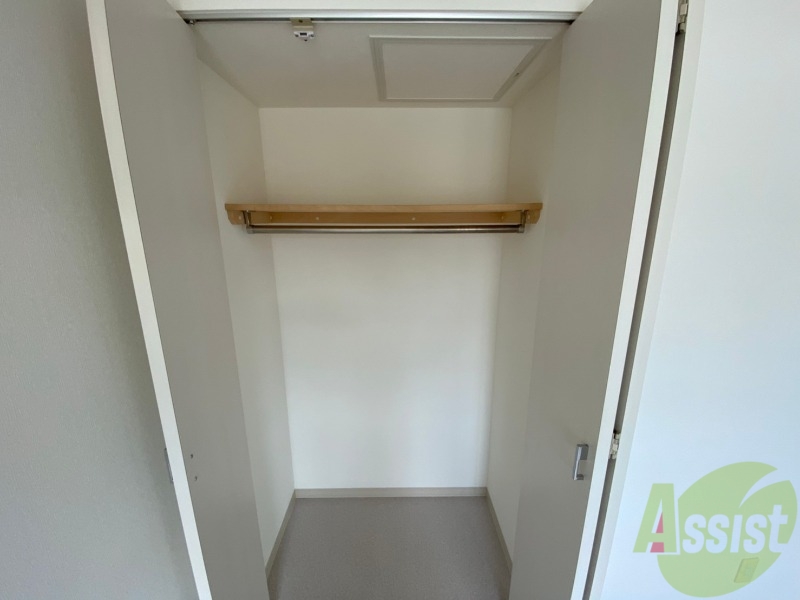 収納　寝室の収納です。部屋がすっきり片付きます。