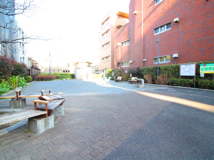 公園　下二南街かど公園（公園）まで150m