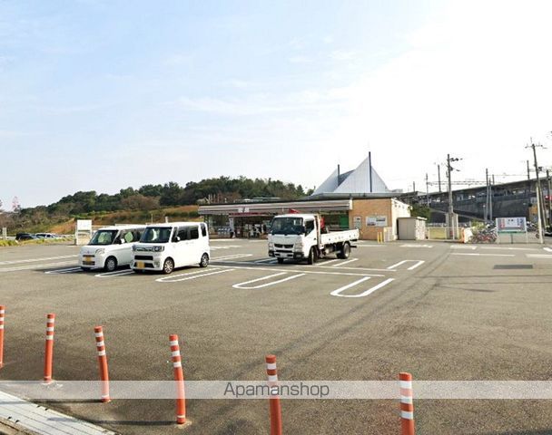コンビニ　セブン－イレブンみさき公園前店（コンビニ）まで245m