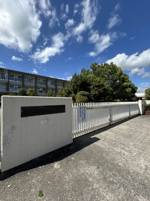 小学校　三木市立三樹小学校（小学校）まで1111m