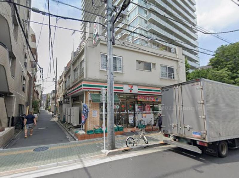 コンビニ　コンビニ（コンビニ）まで50m