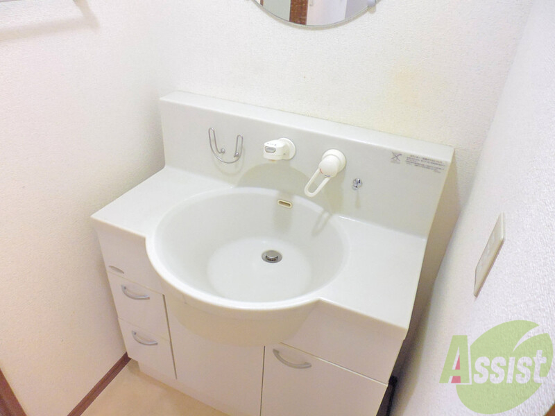 洗面設備　洗面台にはシャンプードレッサーがついててありがとうございます