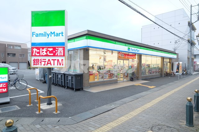 コンビニ　ファミリーマート（コンビニ）まで357m
