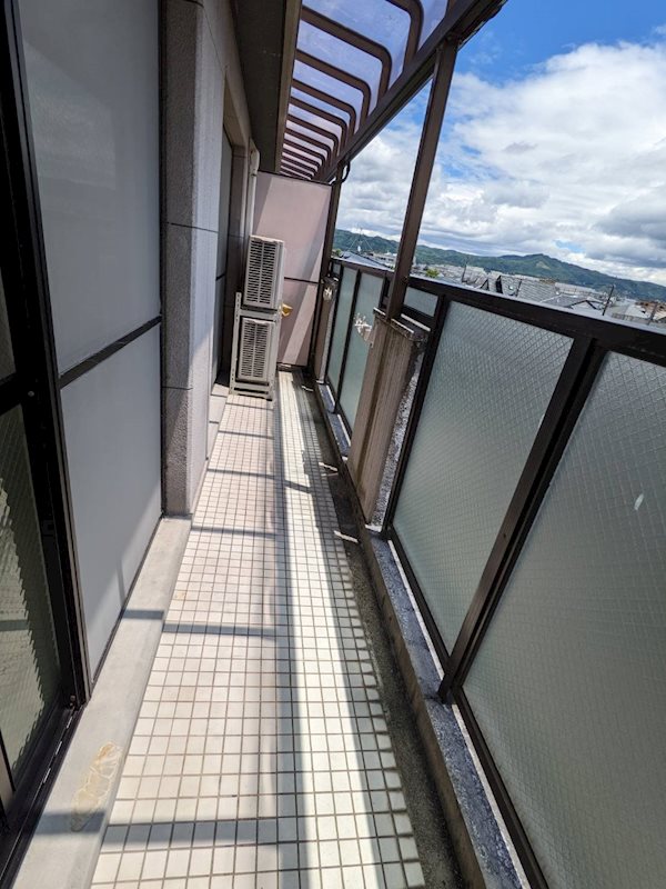 バルコニー　南向きで日当たり良好です。