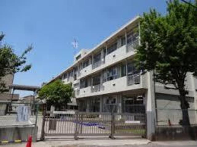 小学校　寒川町立寒川小学校（小学校）まで526m