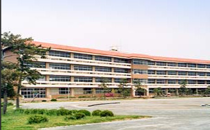 中学校　旭市立第一中学校（中学校）まで776m