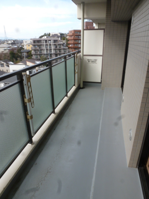 バルコニー　同じ間取りの別部屋写真となります