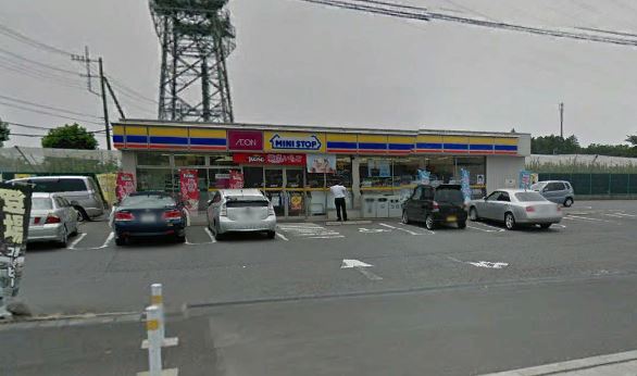 コンビニ　ミニストップ蓮田黒浜店（コンビニ）まで743m