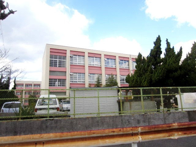 小学校　泉佐野市立北中小学校（小学校）まで666m