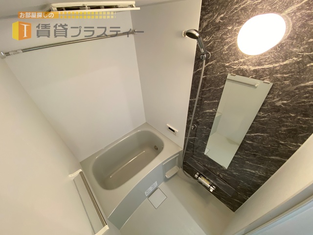 バス・シャワールーム　一日の疲れを癒しましょう。