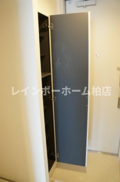 玄関　シューズボックスがあります