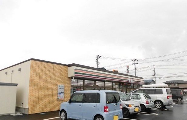 コンビニ　セブンイレブン（コンビニ）まで600m