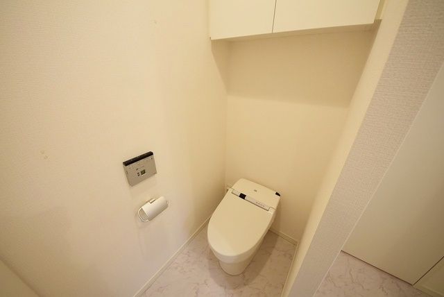 トイレ　お問合せは(株)タウンハウジングレジデンス事業部　赤坂店・…