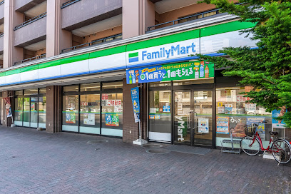 コンビニ　ファミリーマート菊水1条店（コンビニ）まで216m