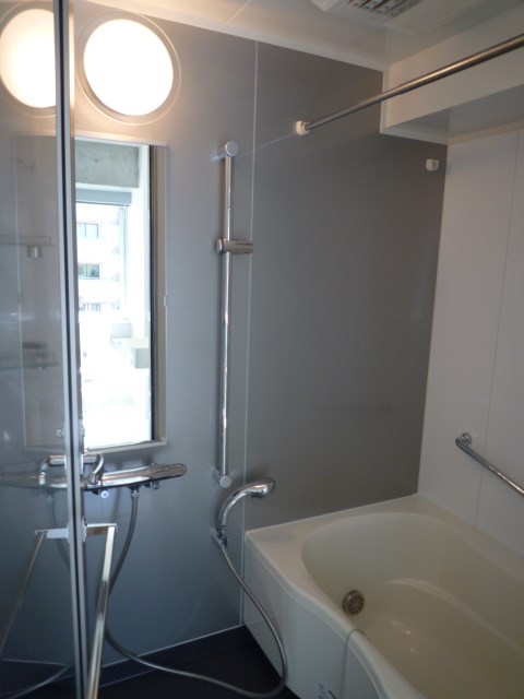 バス・シャワールーム　※参考写真（同物件別部屋です）
