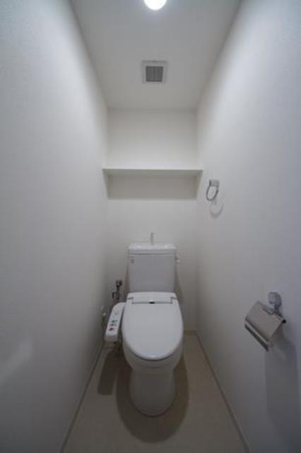 トイレ　※写真は同タイプ住戸です。