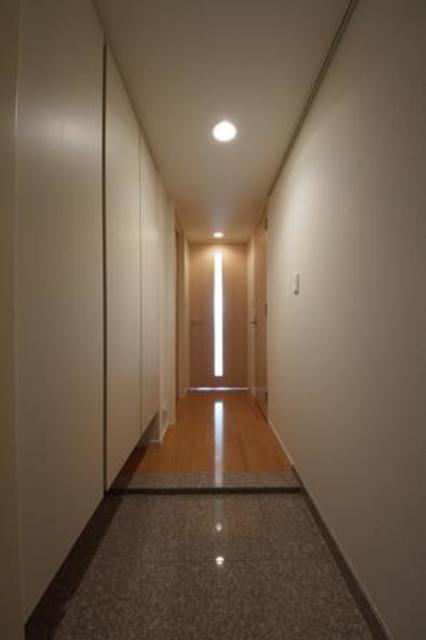 玄関　※写真は同タイプ住戸です。