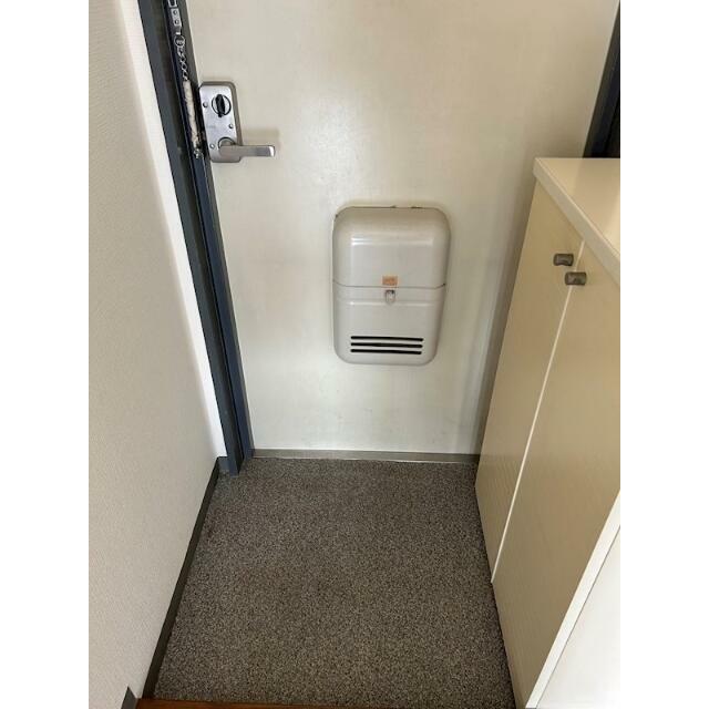 玄関　シューズラックも完備しています※写真転用